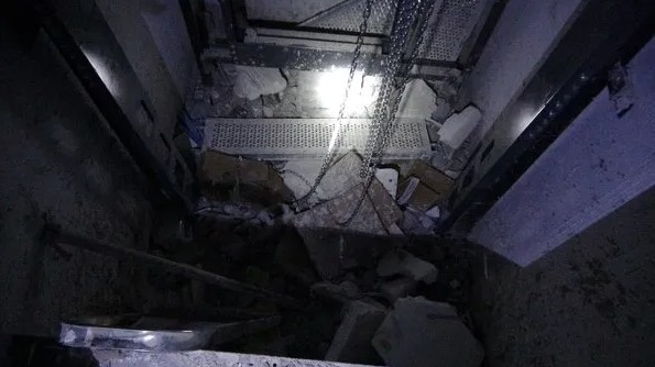 Malatya'da iş kazası: Asansör boşluğuna düşen işçi ağır yaralandı!